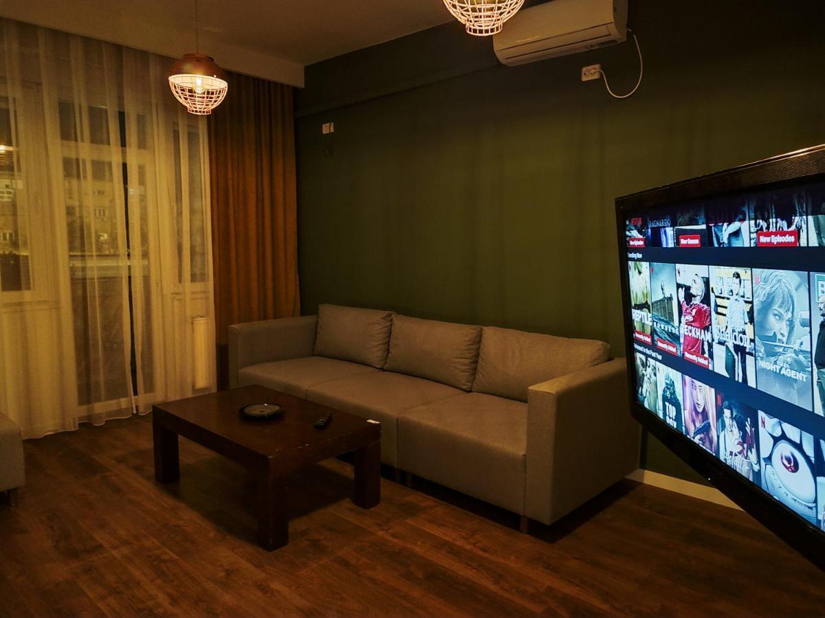 Urban Cozy Retreat Apartment Pristina Exterior photo